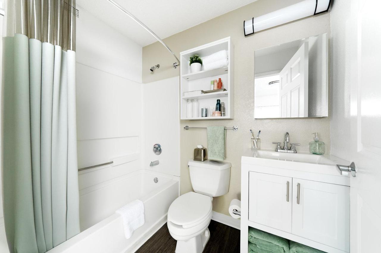 Intown Suites Extended Stay Select Houston Tx - Brookhollow Екстер'єр фото