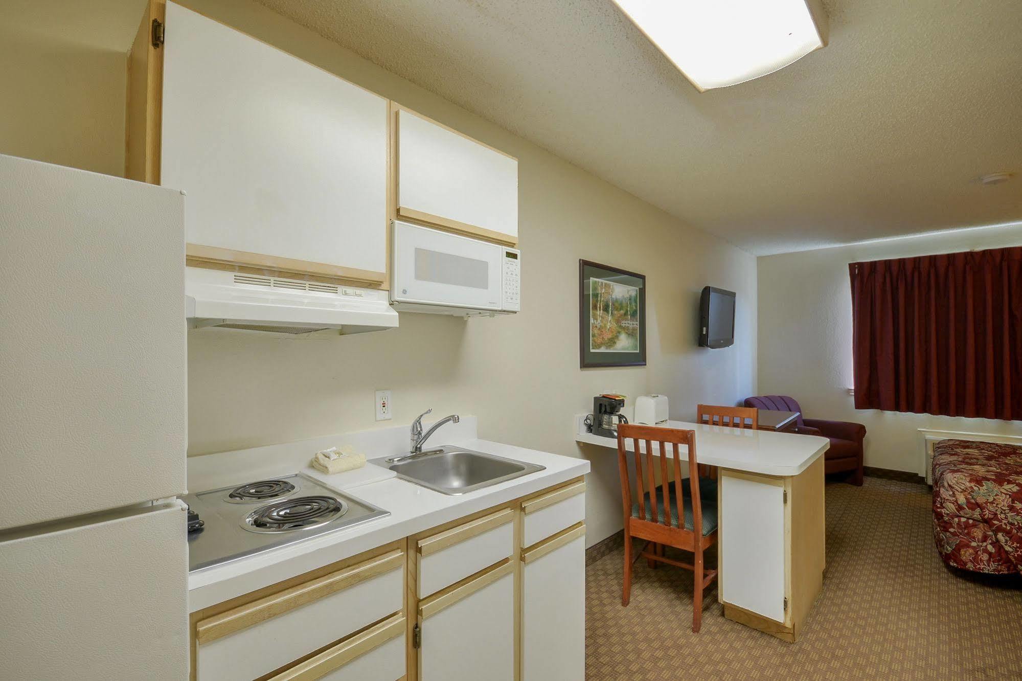Intown Suites Extended Stay Select Houston Tx - Brookhollow Екстер'єр фото